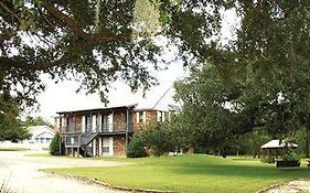 Hillcrest Lake Villas